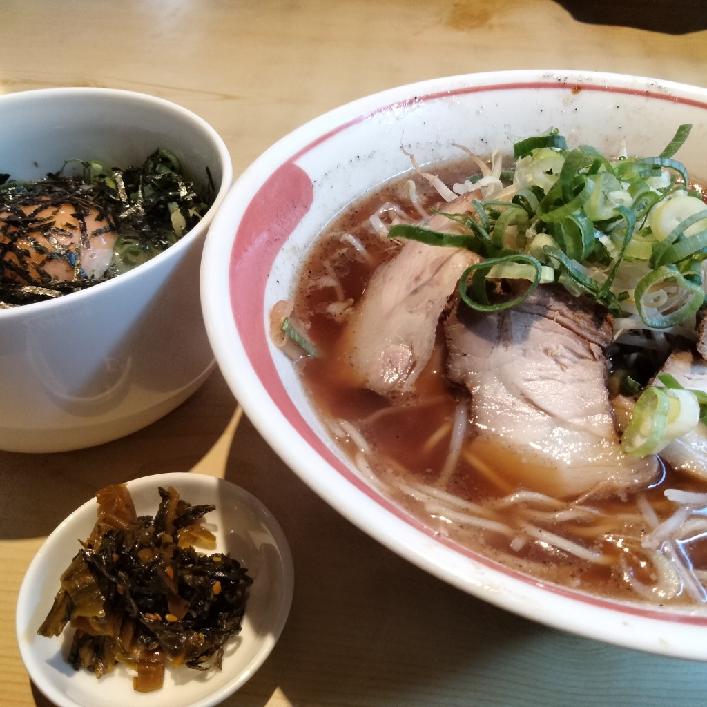 但馬のなおさんさんが投稿した上野ラーメン / つけ麺のお店とんちんかん はさまじ本店の写真