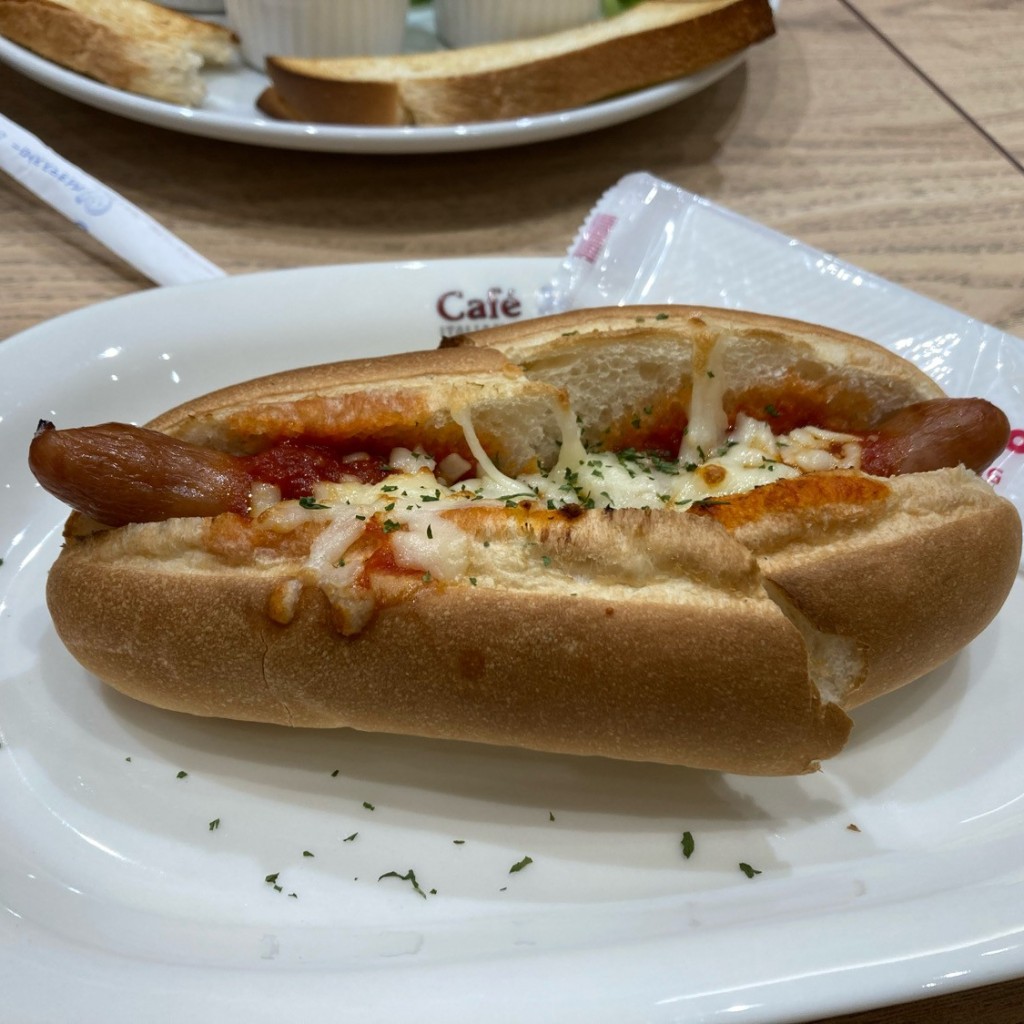 ユーザーが投稿したモッツァレラチーズドッグの写真 - 実際訪問したユーザーが直接撮影して投稿した牧志イタリアンイタリアン・トマト カフェジュニア 沖縄D-naha店の写真