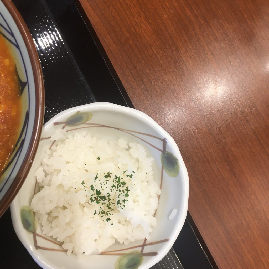 ユーザーが投稿したトマたまカレーの写真 - 実際訪問したユーザーが直接撮影して投稿した御開うどん丸亀製麺 八幡本城店の写真