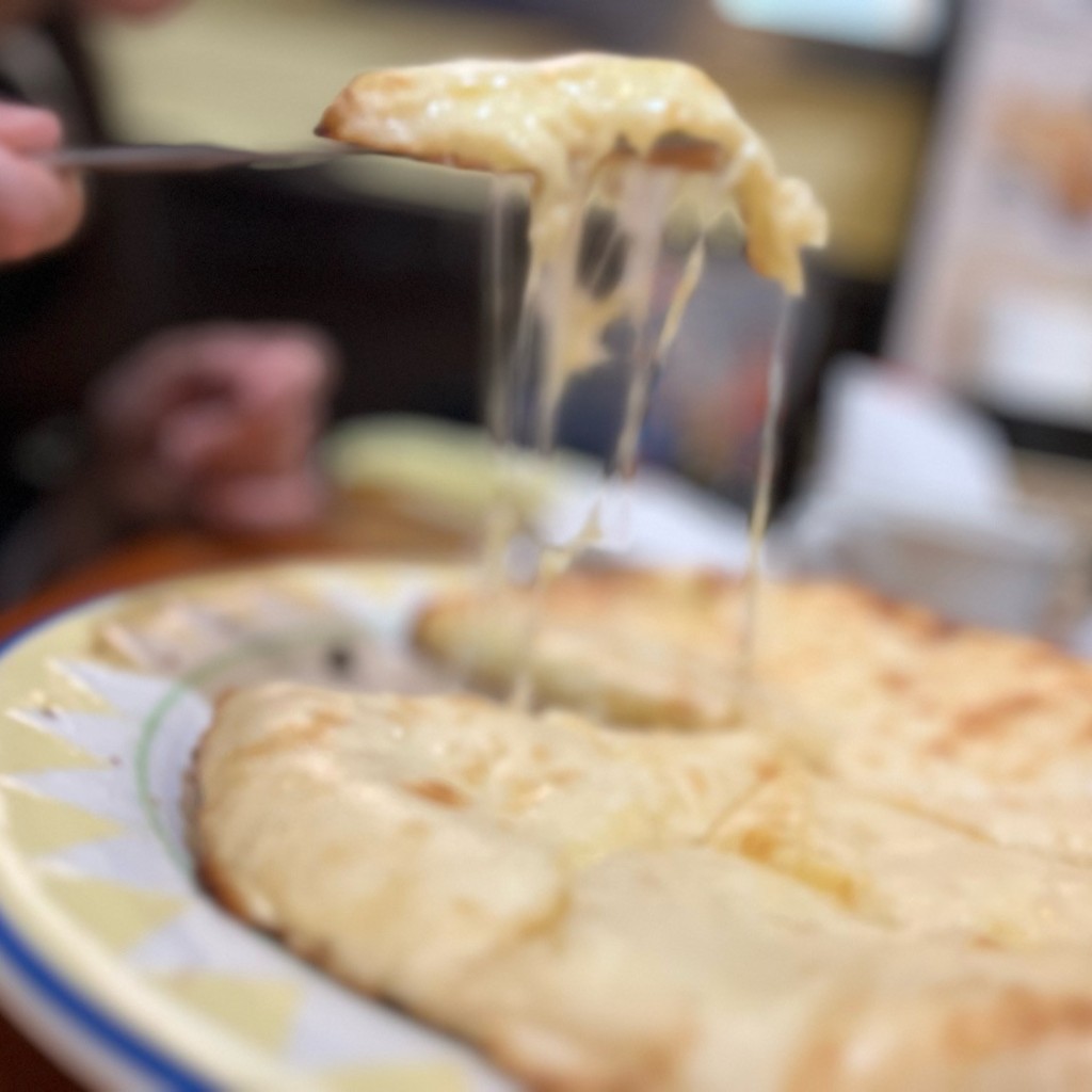 ユーザーが投稿したチーズナンの写真 - 実際訪問したユーザーが直接撮影して投稿した新宿インド料理ニューバンチャの写真