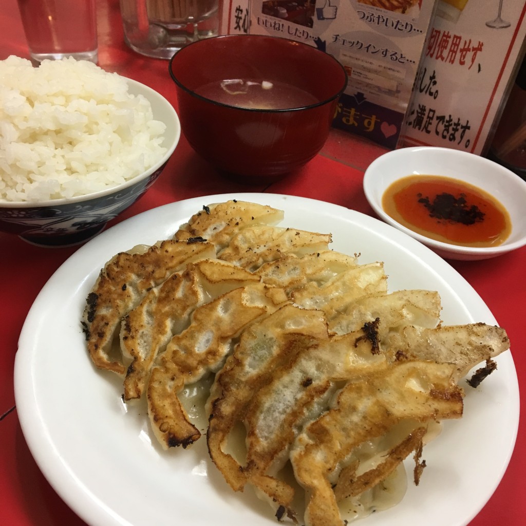 ユーザーが投稿した焼餃子定食の写真 - 実際訪問したユーザーが直接撮影して投稿した三宮町餃子ギョーザ専門店イチロー 三宮店の写真