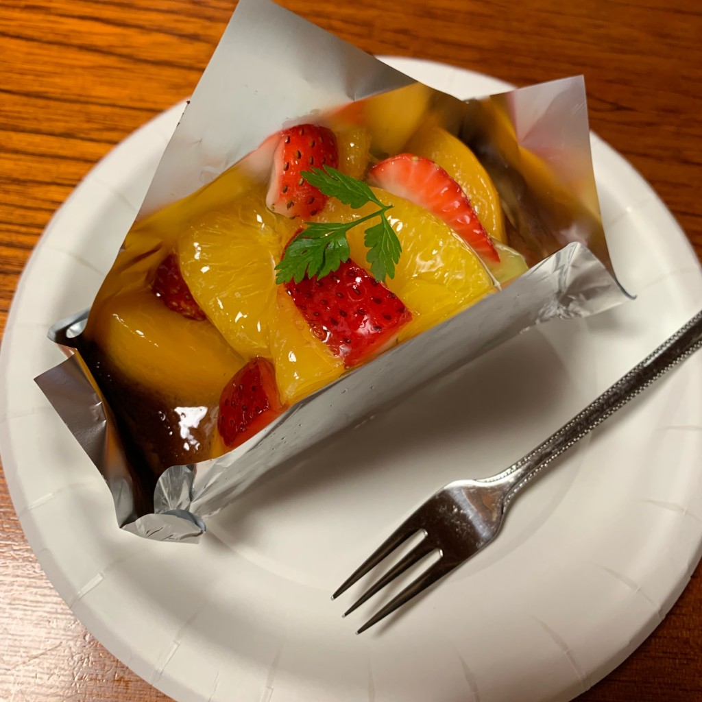 ユーザーが投稿したフルーツタルトの写真 - 実際訪問したユーザーが直接撮影して投稿した桃山台スイーツブルシェ洋菓子店の写真