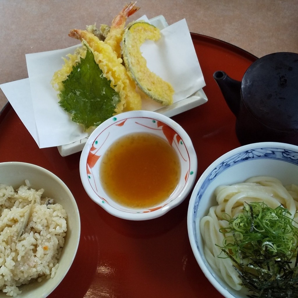ユーザーが投稿した季節の天ぷら定食の写真 - 実際訪問したユーザーが直接撮影して投稿した斐川町直江うどん手造りうどん  たまき 直江本店の写真