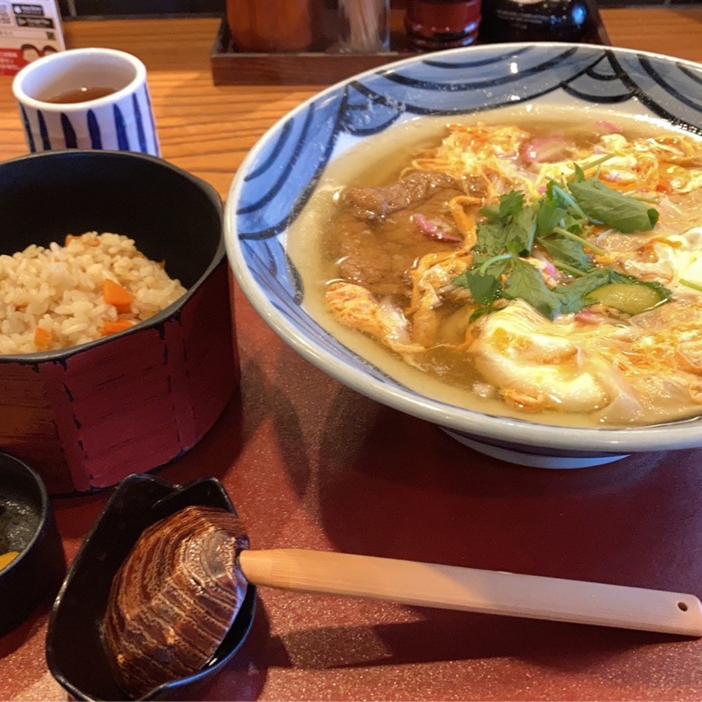 ユーザーが投稿した生湯葉とじうどん定食の写真 - 実際訪問したユーザーが直接撮影して投稿した宮町うどん大阪うどん きらく 富田林店の写真