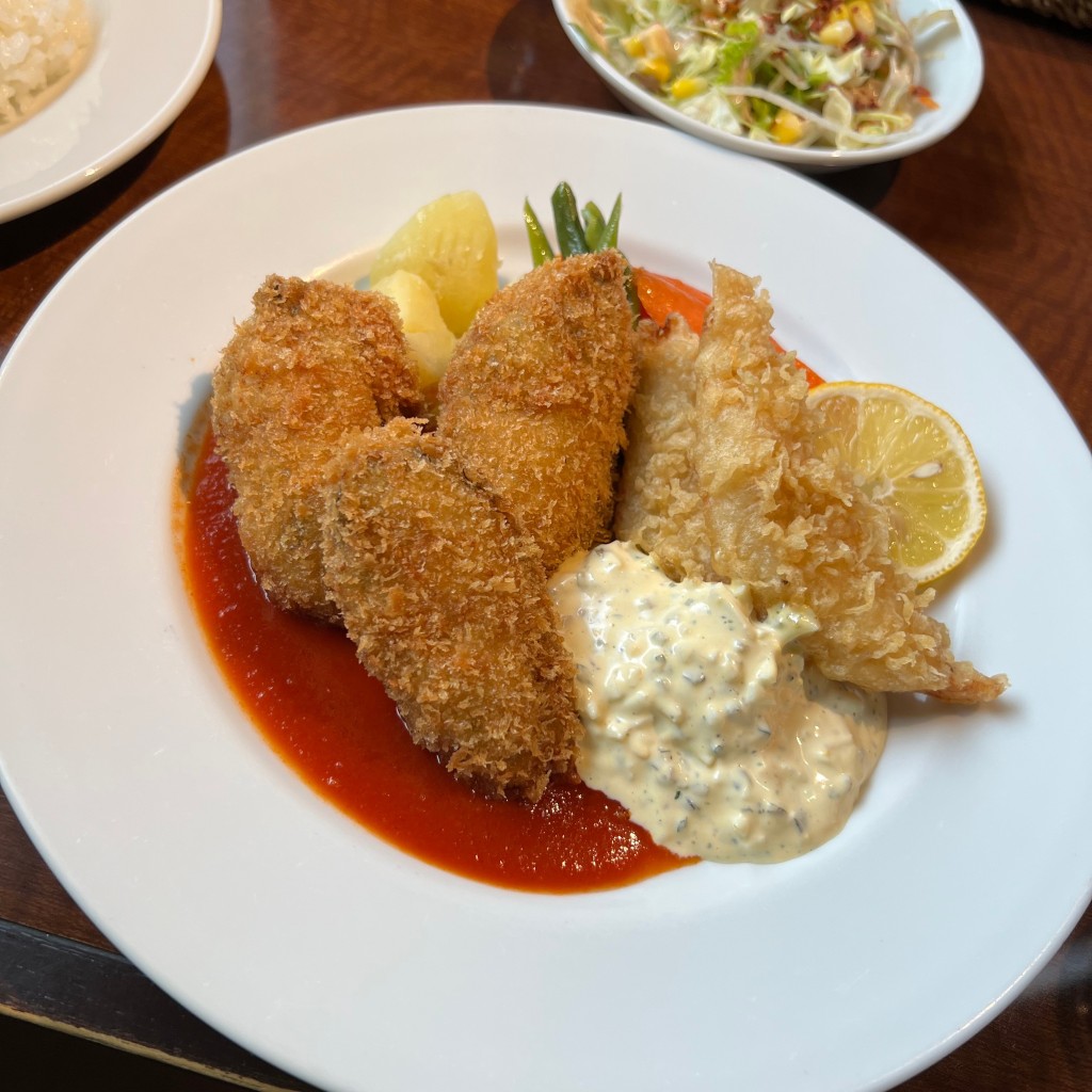 ユーザーが投稿したカキフライ&白身魚フリットの写真 - 実際訪問したユーザーが直接撮影して投稿した飯村北洋食キッチンDemiの写真