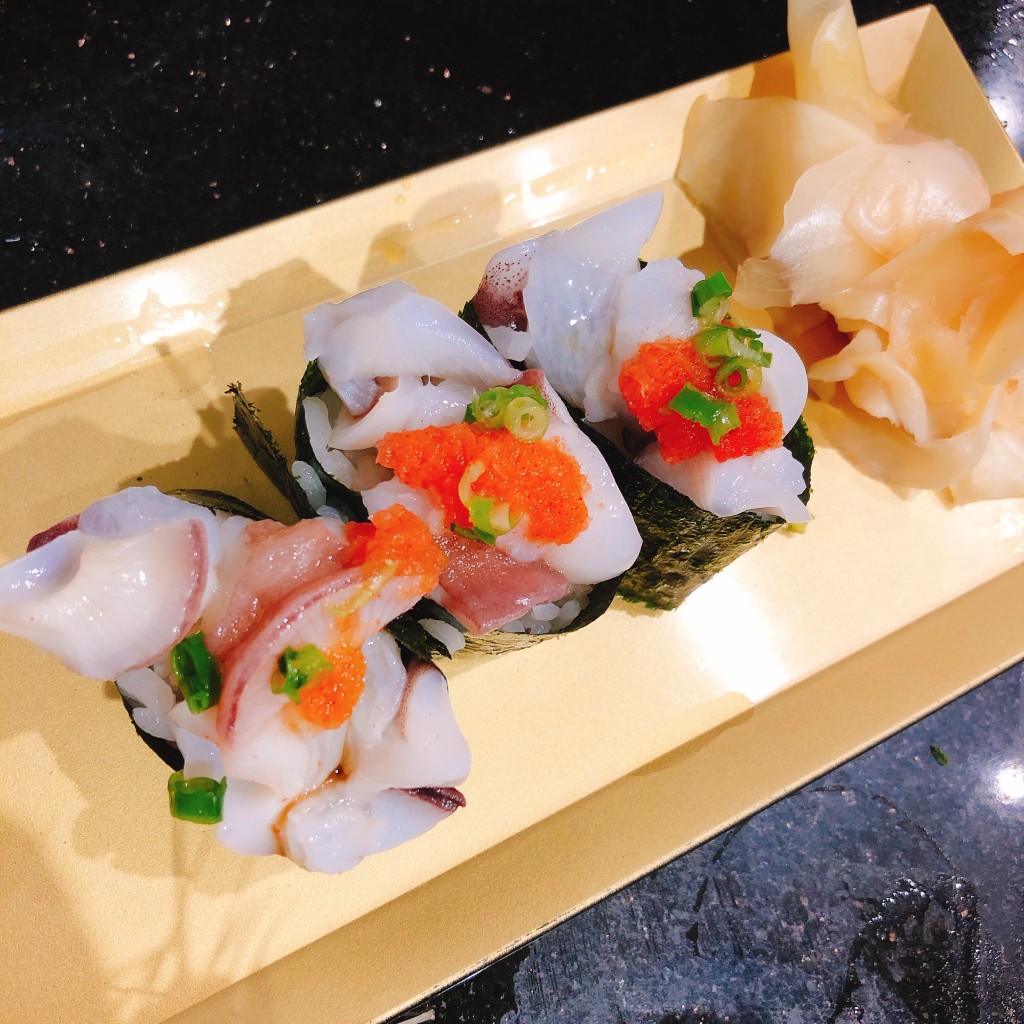 ユーザーが投稿したにぎり寿司各種の写真 - 実際訪問したユーザーが直接撮影して投稿した西池袋寿司立喰美登利 エチカ池袋店の写真