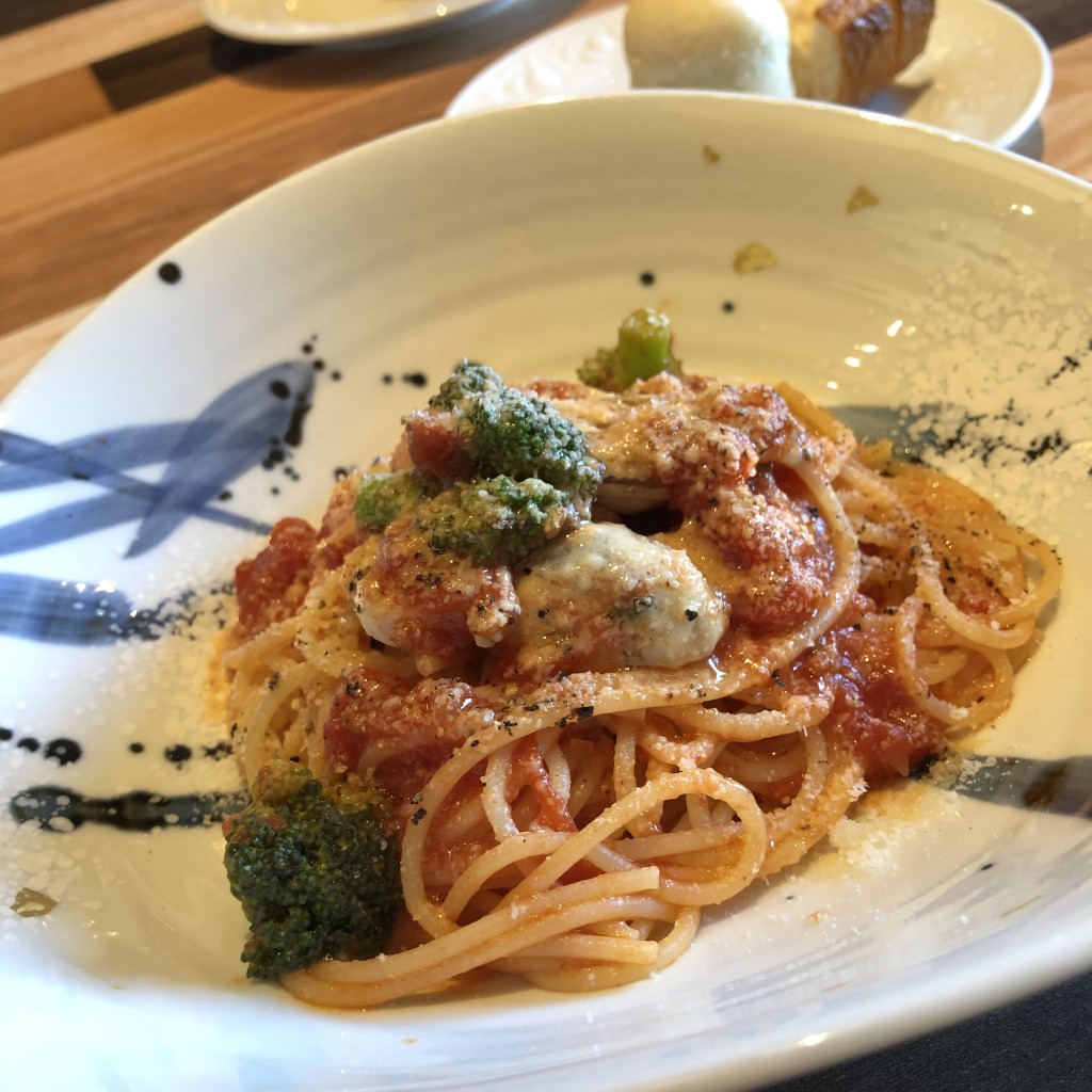 ユーザーが投稿したパスタランチ カキとブロッコリーのトマトソースの写真 - 実際訪問したユーザーが直接撮影して投稿した渋川町ビストロyous家の写真