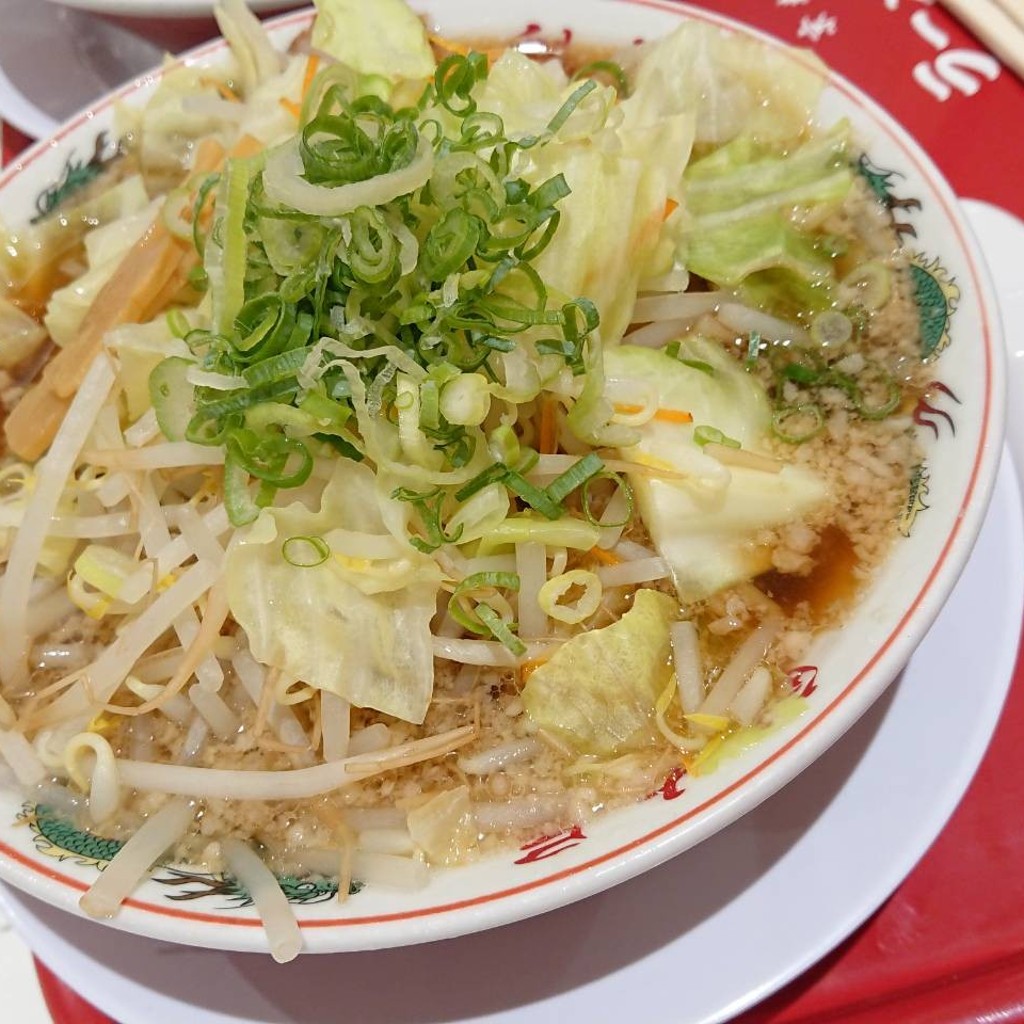 ユーザーが投稿した醤油野菜のせラーメンの写真 - 実際訪問したユーザーが直接撮影して投稿した庄野羽山ラーメン専門店ラーメン魁力屋 イオンモール鈴鹿店の写真