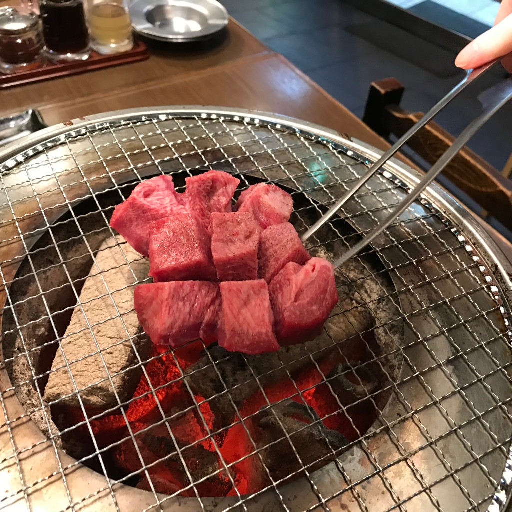 ユーザーが投稿した厚切りタンステーキの写真 - 実際訪問したユーザーが直接撮影して投稿した歌舞伎町ホルモンホルモン焼 幸永 職安通り店の写真