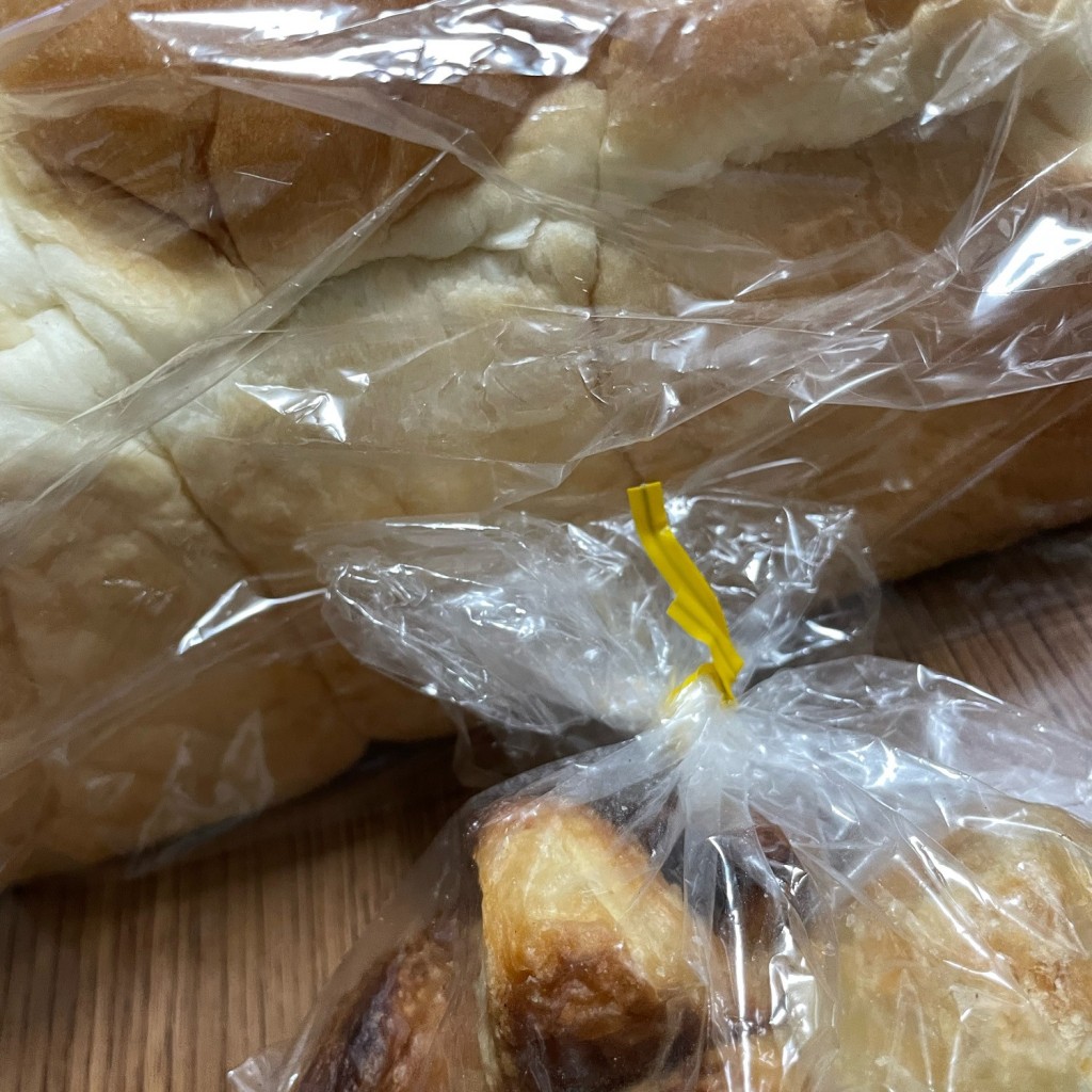 ユーザーが投稿した食パンの写真 - 実際訪問したユーザーが直接撮影して投稿した淡路ベーカリーリタ麦の花の写真