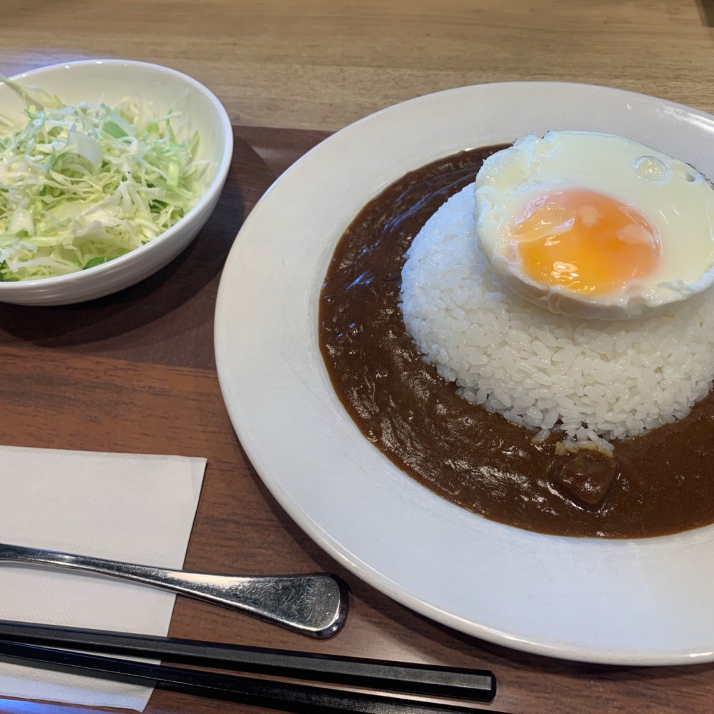 ユーザーが投稿したカレー 目玉焼きトッピングの写真 - 実際訪問したユーザーが直接撮影して投稿した梅田カフェカフェ・テラスの写真