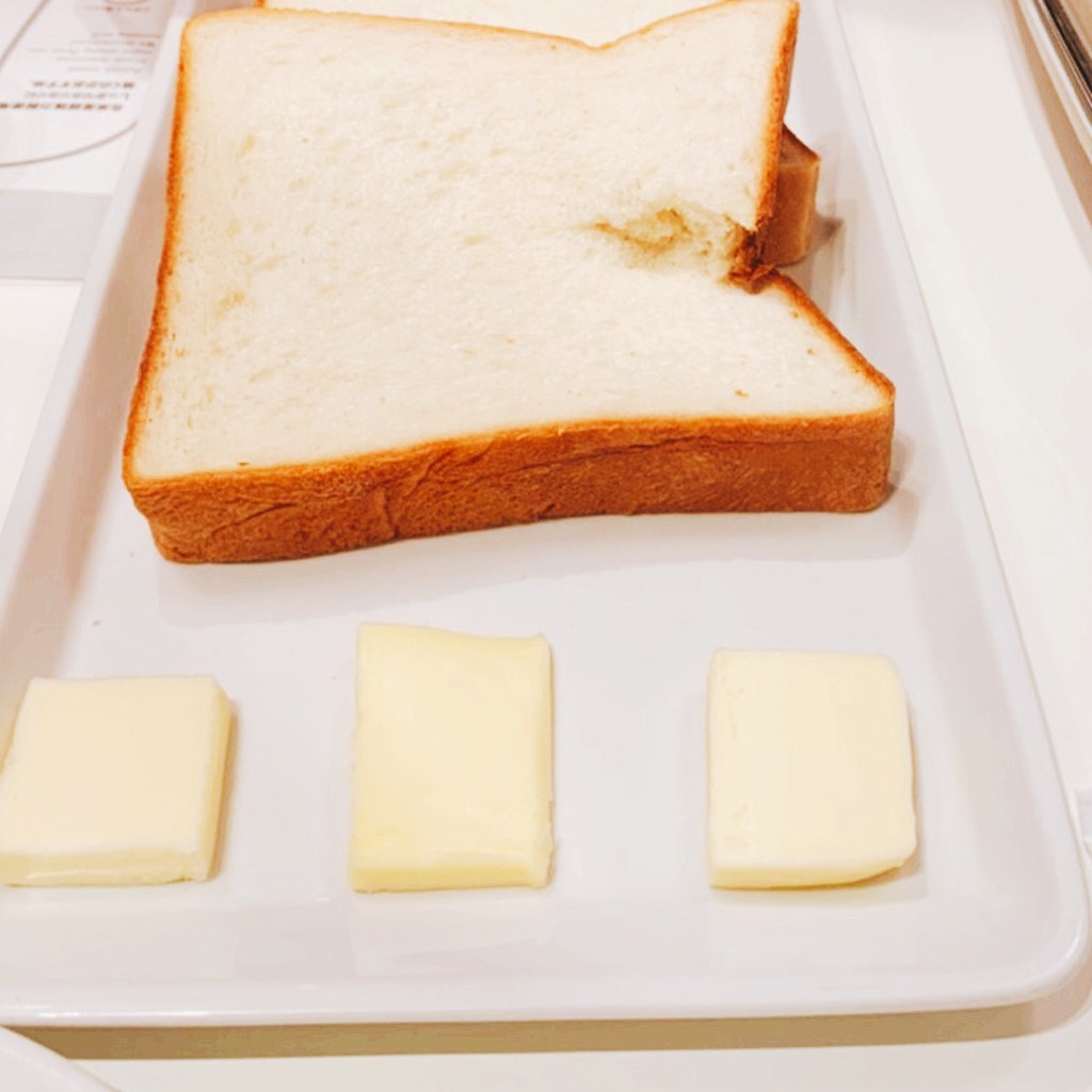 ユーザーが投稿したバター3種、食パン3種食べ比べの写真 - 実際訪問したユーザーが直接撮影して投稿した銀座食パン専門店セントル ザ・ベーカリーの写真