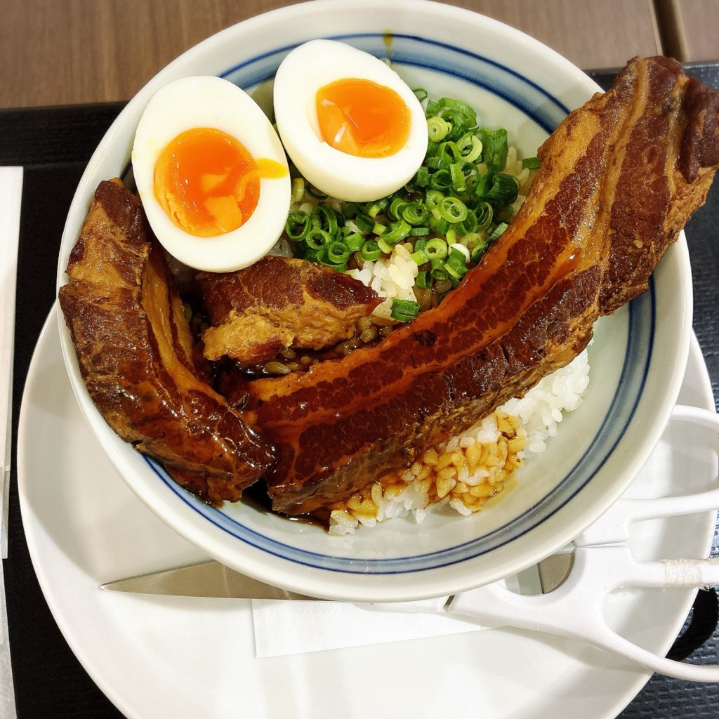 ユーザーが投稿した一本角煮丼の写真 - 実際訪問したユーザーが直接撮影して投稿した戸崎町洋食ハンバーグ&オムライス マ・メゾン食堂 イオンモール岡崎の写真