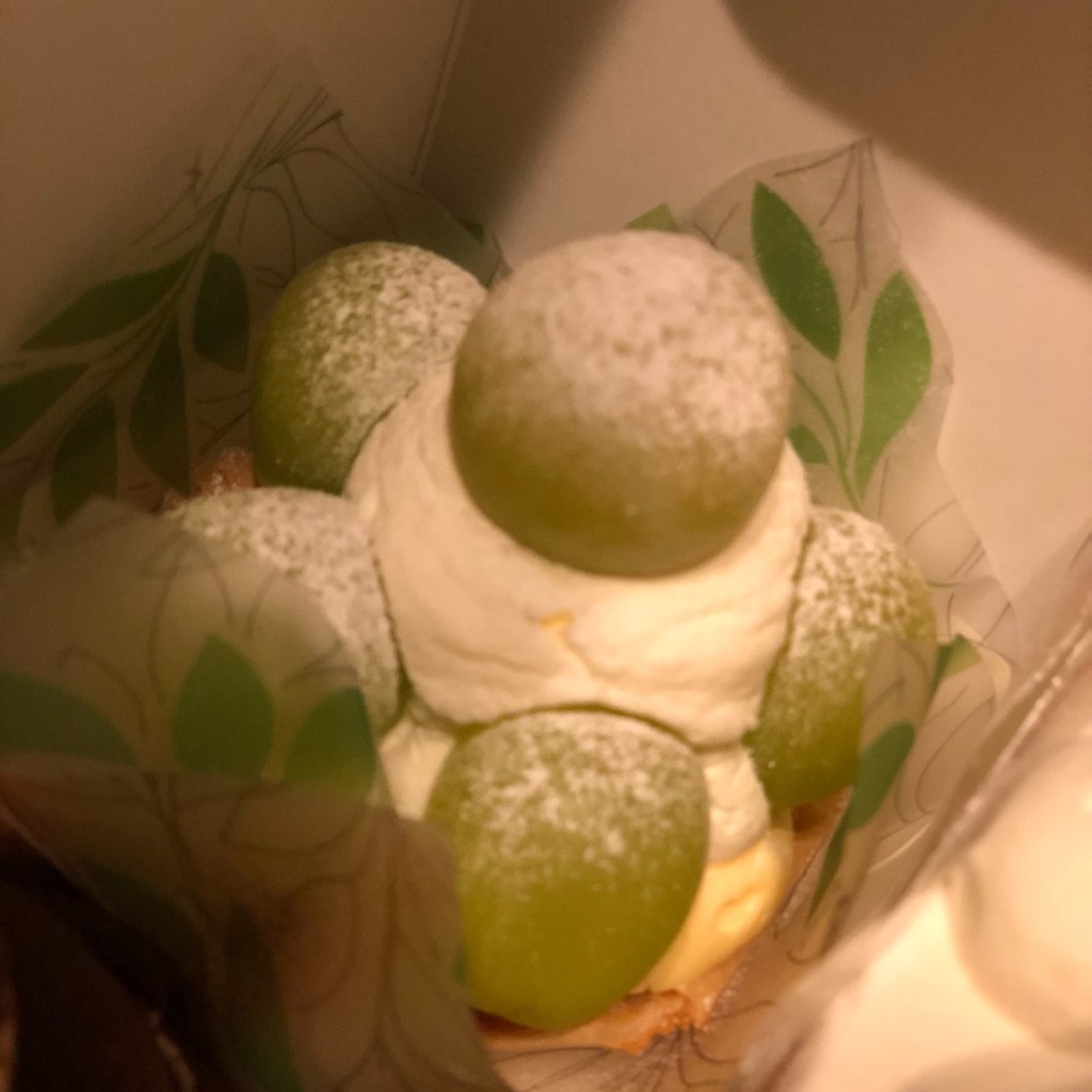 ユーザーが投稿したシャインマスカットのクリームパイの写真 - 実際訪問したユーザーが直接撮影して投稿した松島町ケーキant antの写真