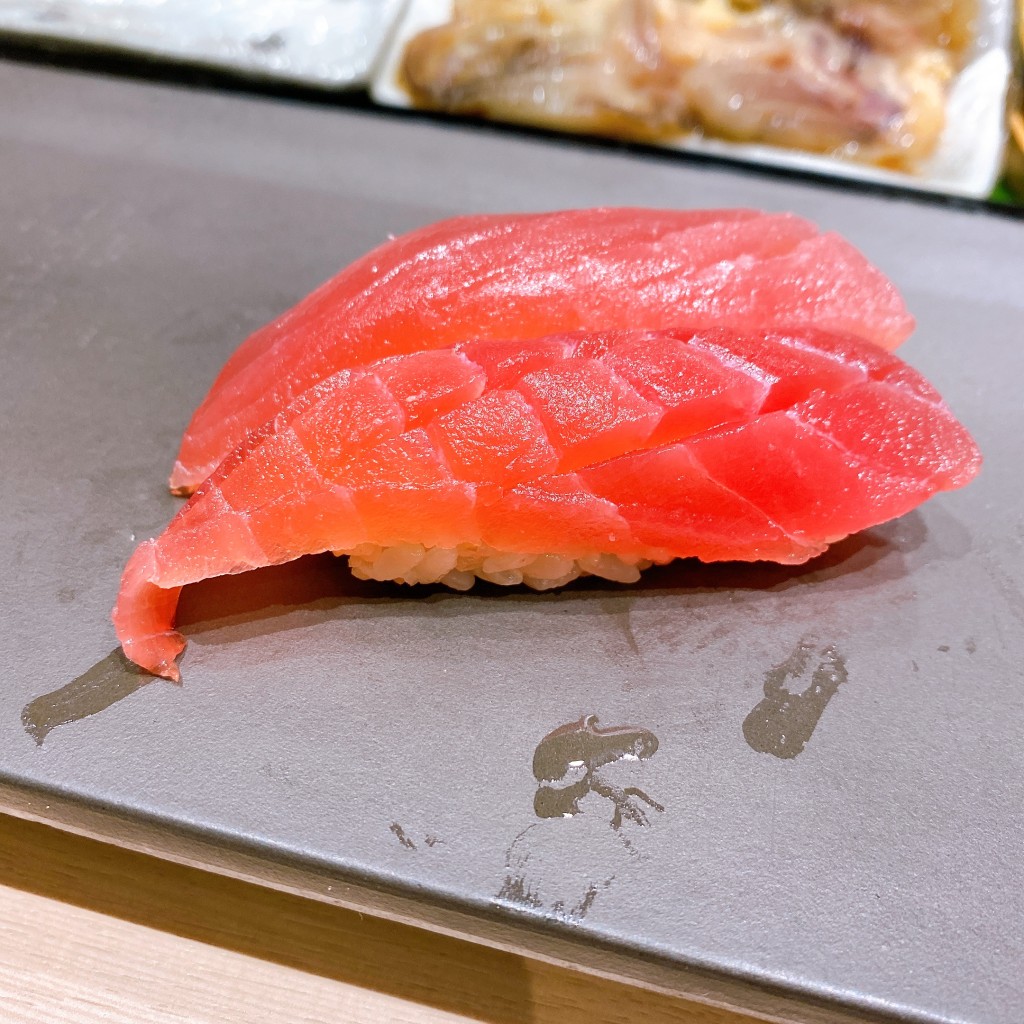 ユーザーが投稿したマグロの写真 - 実際訪問したユーザーが直接撮影して投稿した高島寿司立ち食い鮨 鈴な凛の写真