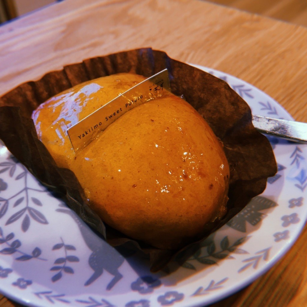 ユーザーが投稿したSTまるごと焼き芋スイートポテトの写真 - 実際訪問したユーザーが直接撮影して投稿した梅田焼き芋 / 芋スイーツらぽっぽファーム らぽっぽmini-onJR大阪駅店の写真