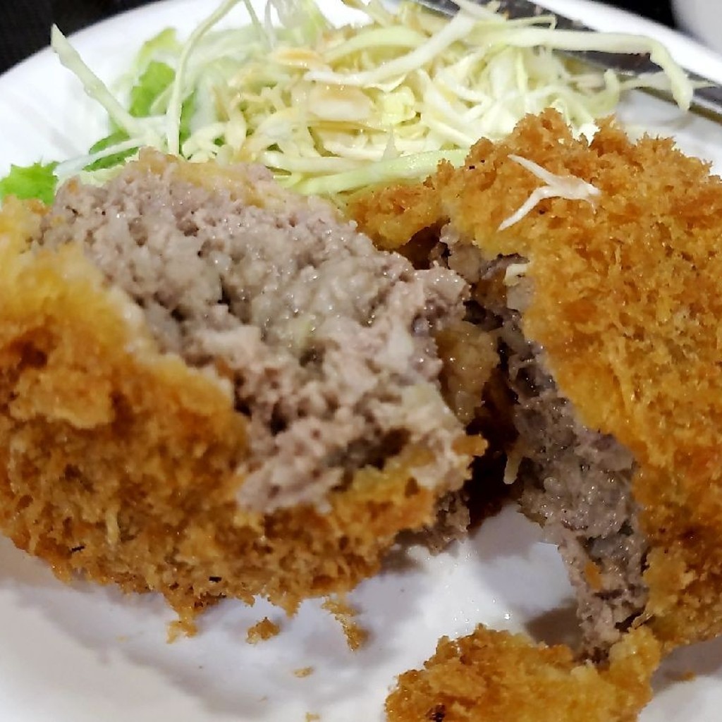 ユーザーが投稿した山形牛入りメンチカツの写真 - 実際訪問したユーザーが直接撮影して投稿した香澄町魚介 / 海鮮料理味の店 スズランの写真