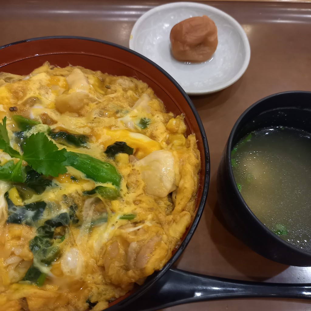 ユーザーが投稿した[コーチン] アサリ/菜の花親子丼の写真 - 実際訪問したユーザーが直接撮影して投稿した堀川町鶏料理鶏三和 ラゾーナ川崎店の写真