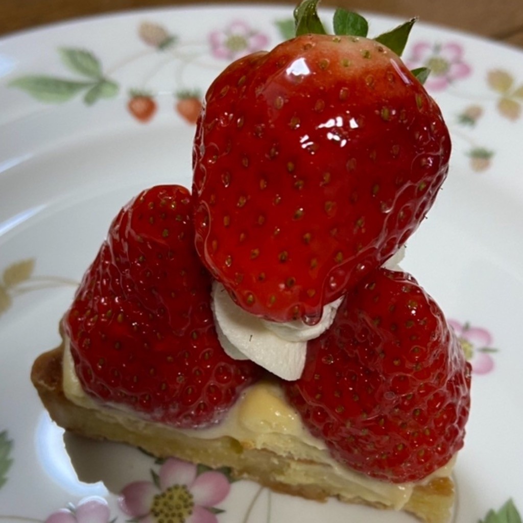 ユーザーが投稿した苺のタルトの写真 - 実際訪問したユーザーが直接撮影して投稿した田中町ケーキ虎屋 Sweetsの写真