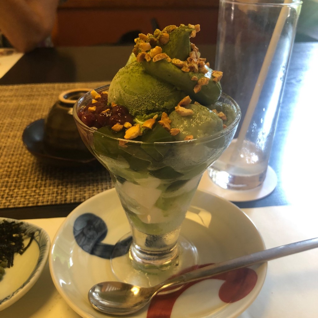 ユーザーが投稿した抹茶パフェの写真 - 実際訪問したユーザーが直接撮影して投稿した南池袋豆腐料理梅の花 池袋西武店の写真