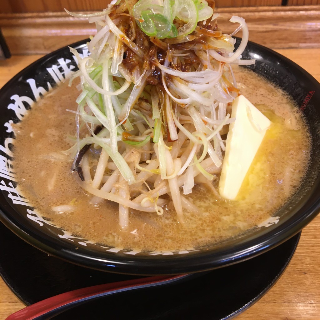 ユーザーが投稿した味噌ラーメン 辛ネギ、バタートッピングの写真 - 実際訪問したユーザーが直接撮影して投稿した毛呂本郷ラーメン / つけ麺巽やの写真