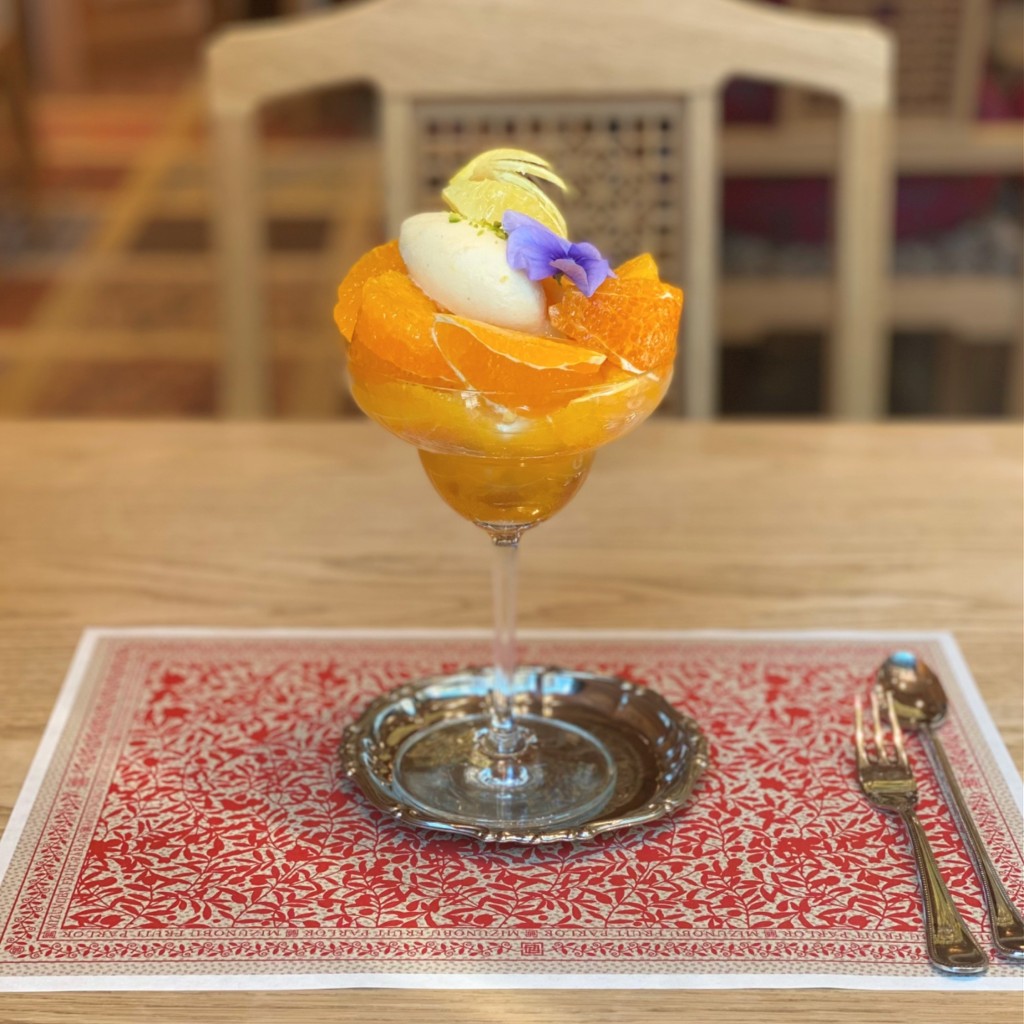ユーザーが投稿した柑橘パフェの写真 - 実際訪問したユーザーが直接撮影して投稿した北仲通スイーツ水信フルーツパーラーの写真