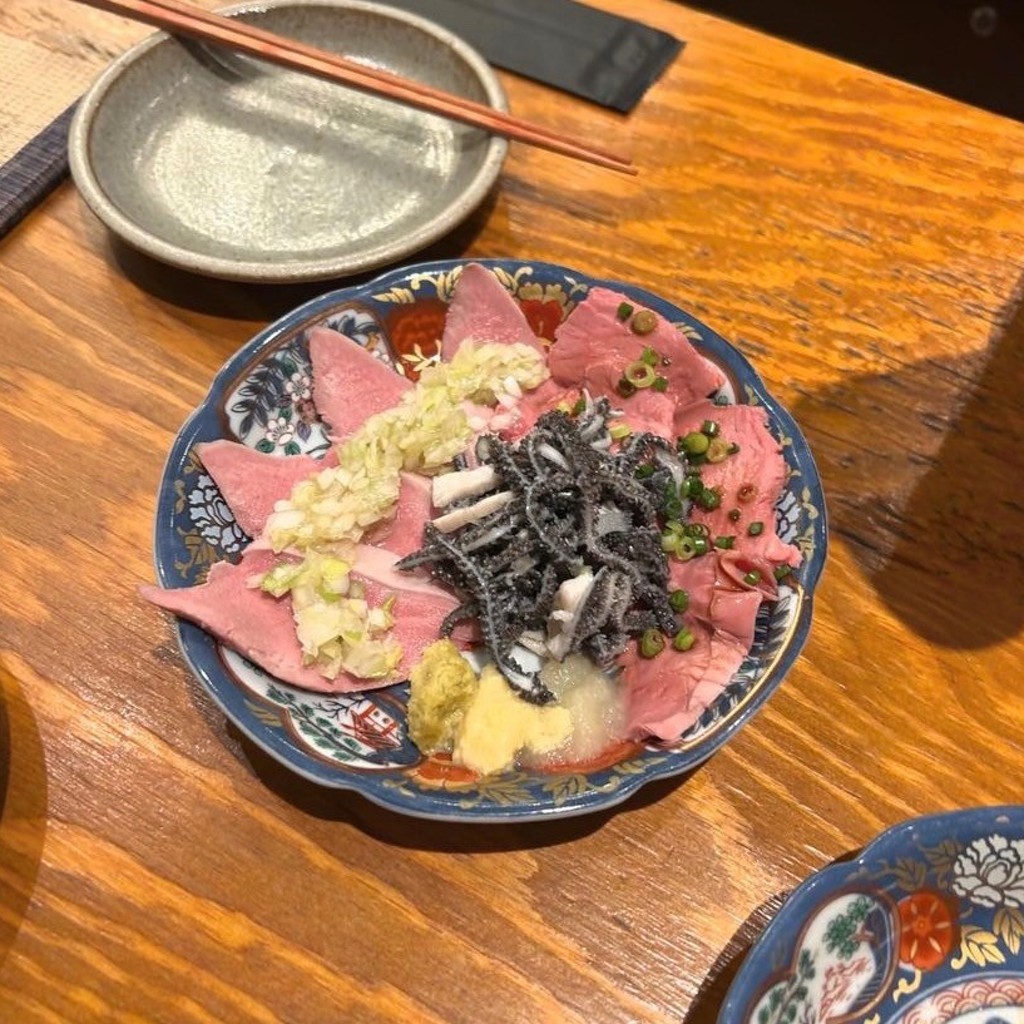 ユーザーが投稿した肉刺しの写真 - 実際訪問したユーザーが直接撮影して投稿した新宿串焼き炭串と酒 イツモココカラ。の写真