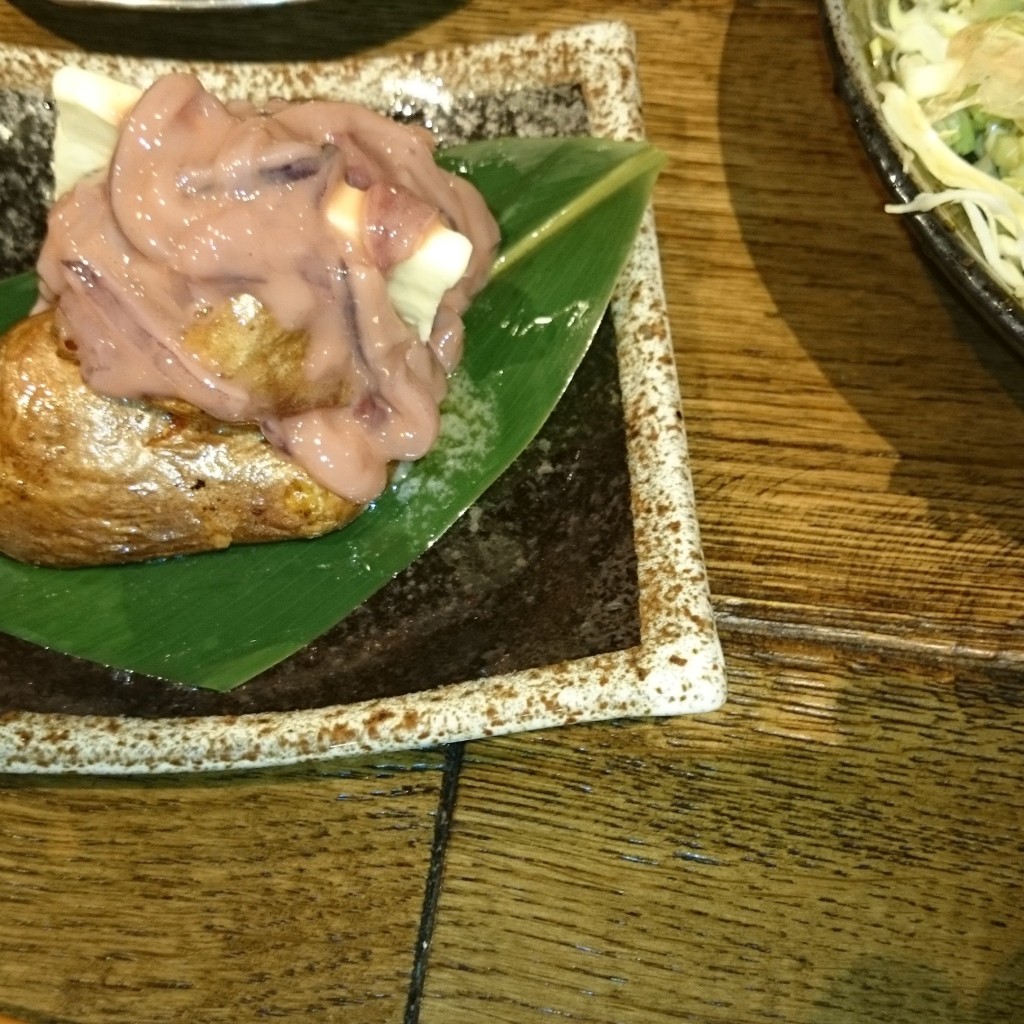 ユーザーが投稿した塩辛じゃがバターの写真 - 実際訪問したユーザーが直接撮影して投稿した北沢餃子肉汁餃子のダンダダン 下北沢店の写真