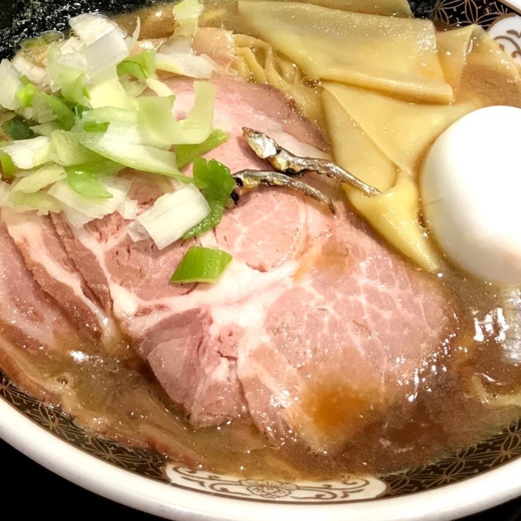 ユーザーが投稿したラーメンの写真 - 実際訪問したユーザーが直接撮影して投稿した西新宿ラーメン / つけ麺すごい煮干ラーメン凪西新宿7丁目店の写真