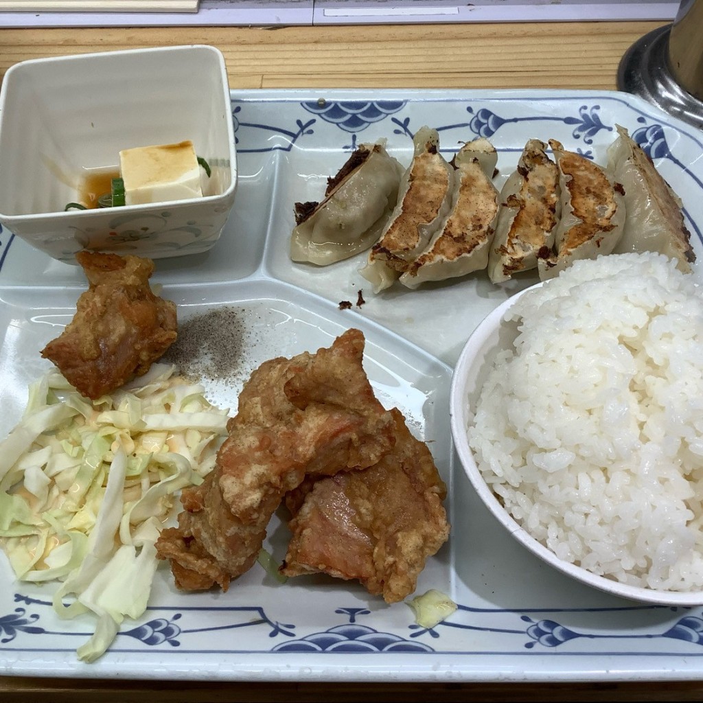 ユーザーが投稿した餃子定食1人前の写真 - 実際訪問したユーザーが直接撮影して投稿した二神町餃子いのうえの餃子の写真