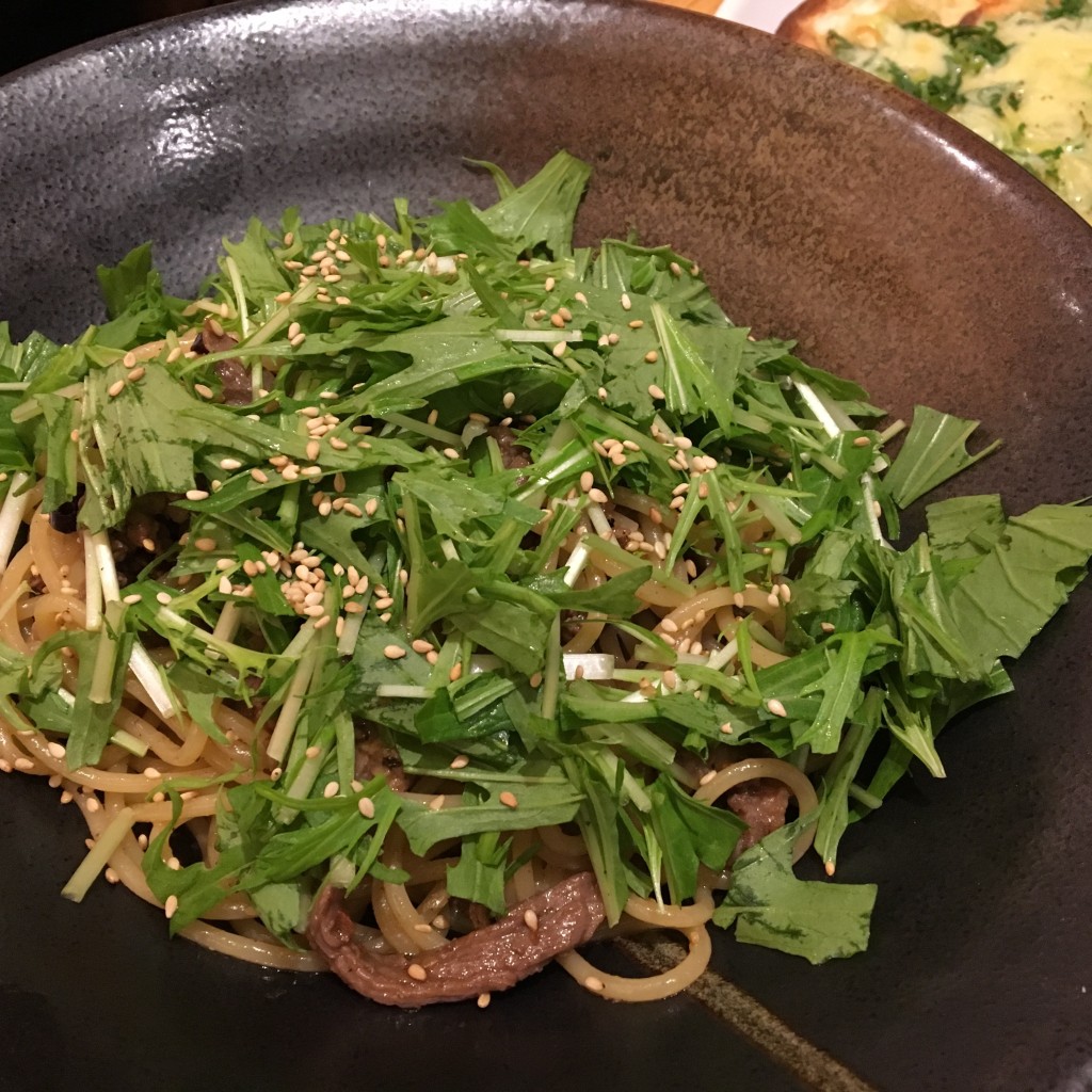 ユーザーが投稿した牛肉と水菜のパスタの写真 - 実際訪問したユーザーが直接撮影して投稿した東塩小路高倉町ビアホール京ダイニング八条の写真