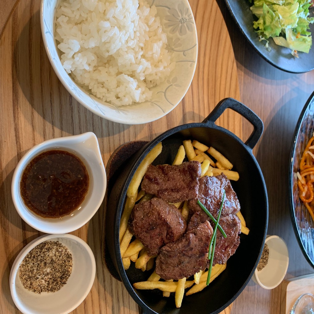 ユーザーが投稿したハラミステーキの写真 - 実際訪問したユーザーが直接撮影して投稿した新栄町カフェ肉とスイーツのお店koyoriの写真