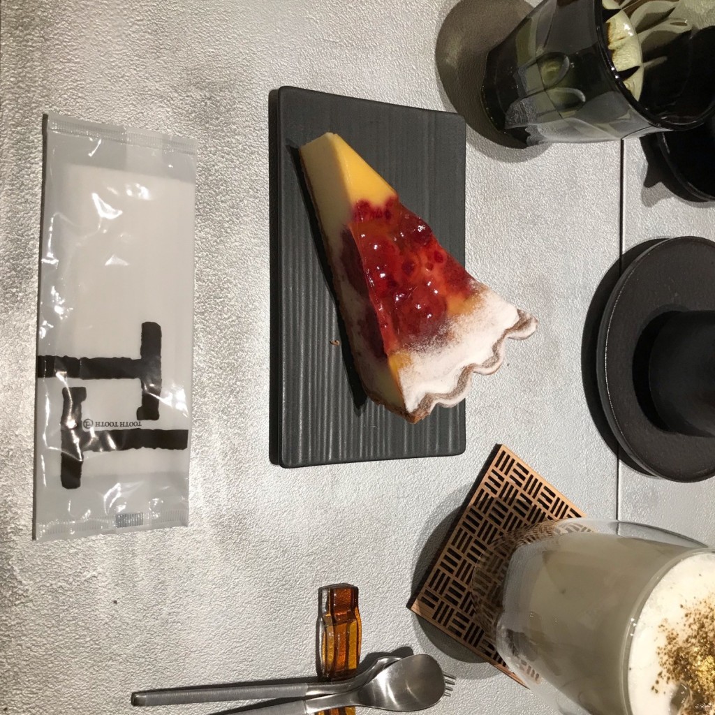 ユーザーが投稿したほうじ茶ラテの写真 - 実際訪問したユーザーが直接撮影して投稿した京町カフェTOOTH TOOTH 凸凹茶房の写真