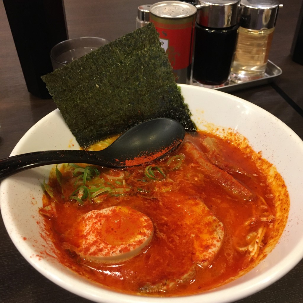 ユーザーが投稿した赤丸ラーメンの写真 - 実際訪問したユーザーが直接撮影して投稿した伊勢田町ラーメン / つけ麺まるちゅうの写真