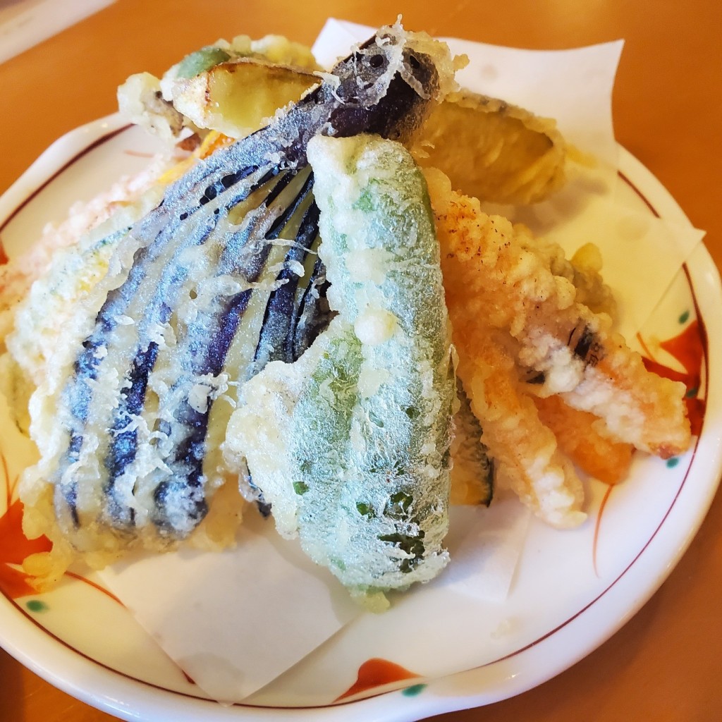 ユーザーが投稿した野菜天ぷらの写真 - 実際訪問したユーザーが直接撮影して投稿した鶴光路町うどん孫平治の写真