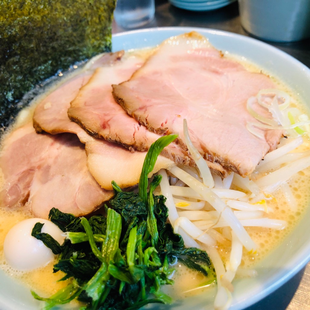 ユーザーが投稿した醤油豚骨ラーメン  もやし肉増しの写真 - 実際訪問したユーザーが直接撮影して投稿した出島ラーメン専門店ラーメン 丸花の写真