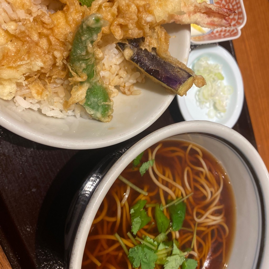 ユーザーが投稿したLunch天丼セットの写真 - 実際訪問したユーザーが直接撮影して投稿した歌舞伎町そば吉祥庵 新宿サブナード店の写真