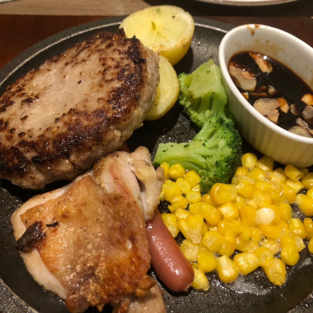 ユーザーが投稿した3種のミックスグリルの写真 - 実際訪問したユーザーが直接撮影して投稿した南幸洋食バケット 横浜ジョイナス店の写真