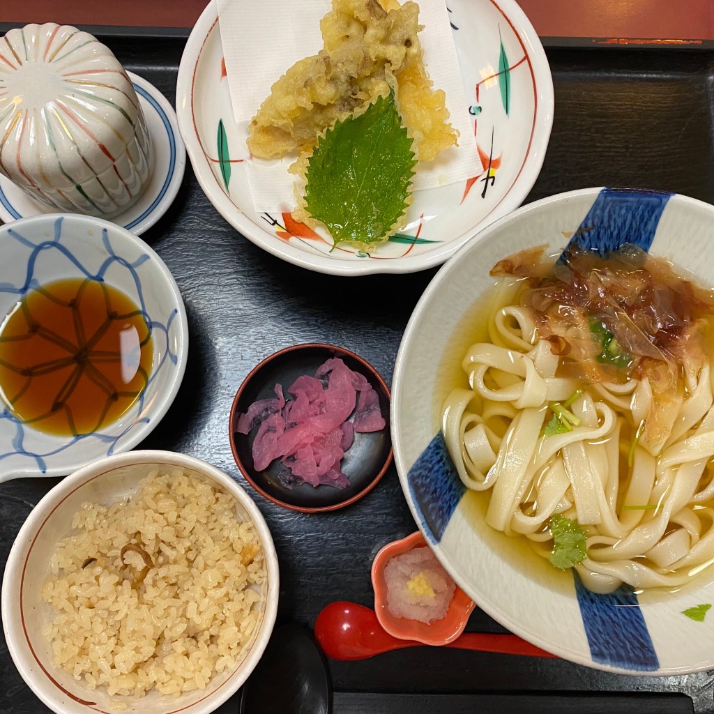 ユーザーが投稿した松茸ご飯と麺セットの写真 - 実際訪問したユーザーが直接撮影して投稿した南二ツ坂町和食 / 日本料理やじろべえ 半田店の写真