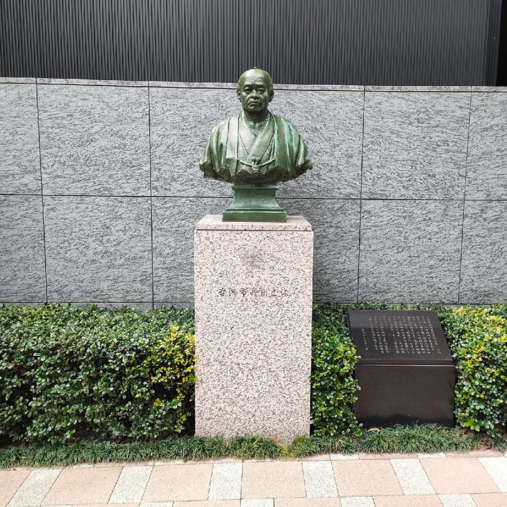 実際訪問したユーザーが直接撮影して投稿した日本橋室町銅像古河市兵衛之像の写真