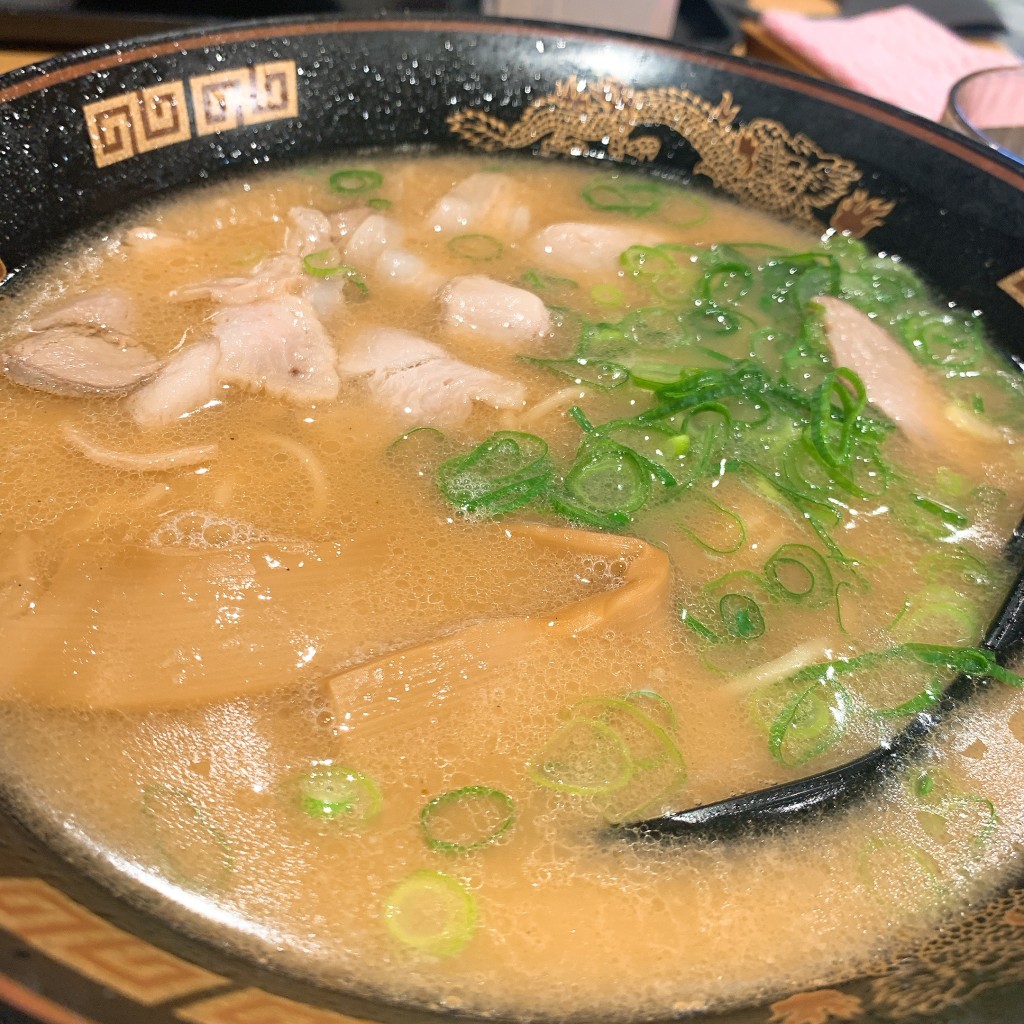 ユーザーが投稿したとんこつ醤油ラーメンの写真 - 実際訪問したユーザーが直接撮影して投稿した東境町ラーメン専門店ラーメン横綱 刈谷オアシス店の写真