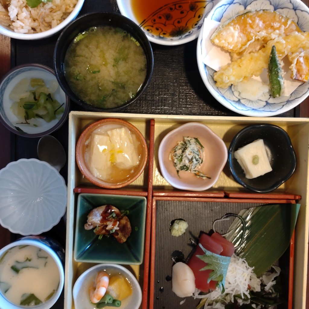 ユーザーが投稿した彩り弁当 [Lドリンク付]の写真 - 実際訪問したユーザーが直接撮影して投稿した上河内和食 / 日本料理藍屋 海老名上河内店の写真