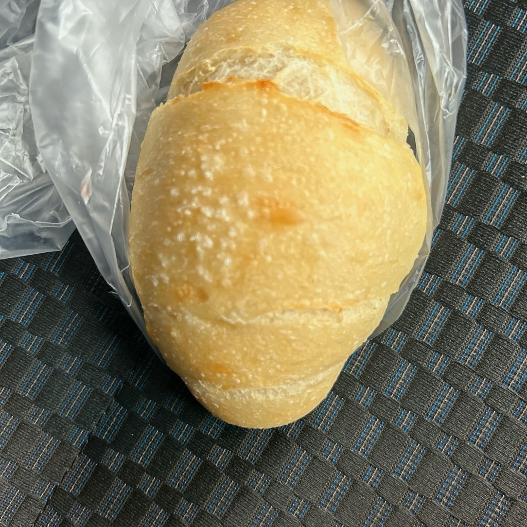 ユーザーが投稿した塩パンの写真 - 実際訪問したユーザーが直接撮影して投稿した新千里東町ベーカリーソルビバベーカリーの写真