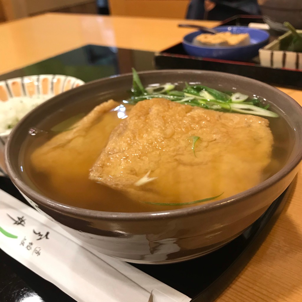 ユーザーが投稿したきつねうどんとしそご飯セットの写真 - 実際訪問したユーザーが直接撮影して投稿した道頓堀うどん道頓堀 今井 本店の写真