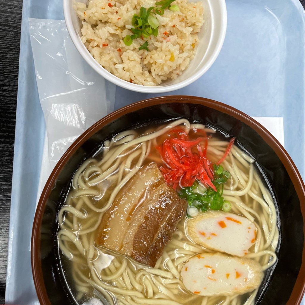 ユーザーが投稿した沖縄そばとジューシーの写真 - 実際訪問したユーザーが直接撮影して投稿した鏡水定食屋空港食堂の写真