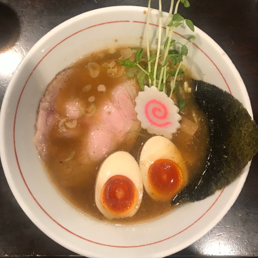 ユーザーが投稿した煮玉子入り煮干しラーメンの写真 - 実際訪問したユーザーが直接撮影して投稿した大町東ラーメン / つけ麺うさぎ 宿院店の写真