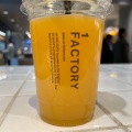 生絞りみかんジュース - 実際訪問したユーザーが直接撮影して投稿した大街道カフェ10 FACTORY 松山本店の写真のメニュー情報