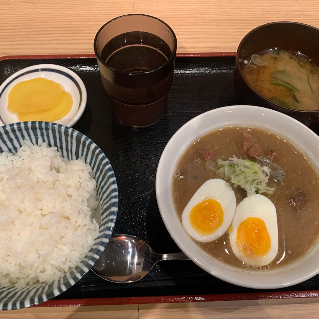 ユーザーが投稿したもつ煮込み定食(玉子付き)の写真 - 実際訪問したユーザーが直接撮影して投稿した北新宿定食屋もつ煮込 定食 よし川の写真