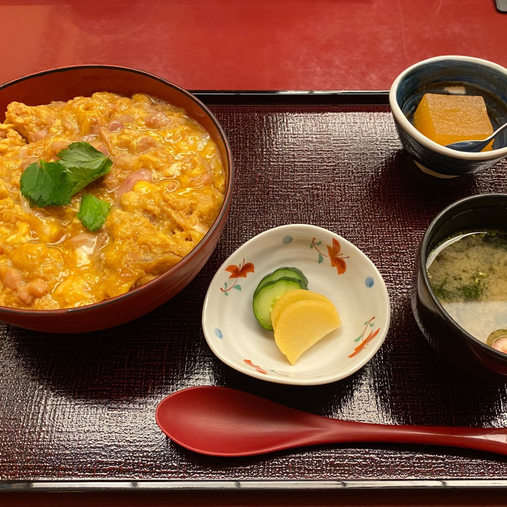 ユーザーが投稿したLunch-親子丼(日・祝除く)の写真 - 実際訪問したユーザーが直接撮影して投稿した神楽坂懐石料理 / 割烹神楽坂 鳥茶屋 別亭の写真