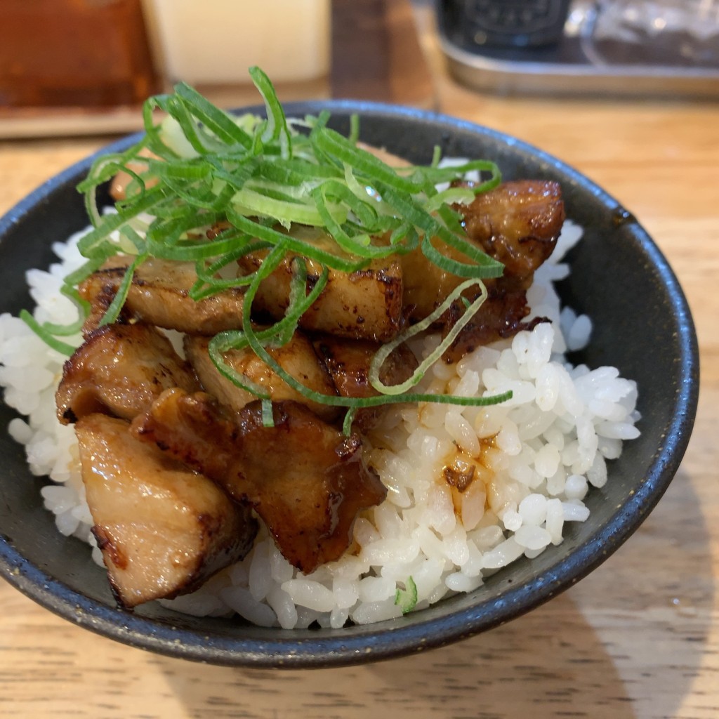 ユーザーが投稿したミニチャーシュー丼(醤油)の写真 - 実際訪問したユーザーが直接撮影して投稿した中道ラーメン / つけ麺麺屋三喜の写真